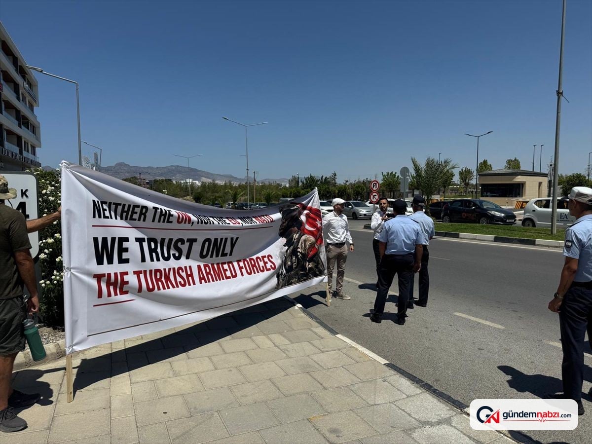 BM Genel Sekreteri Guterres'in KKTC ziyareti protesto Edildi