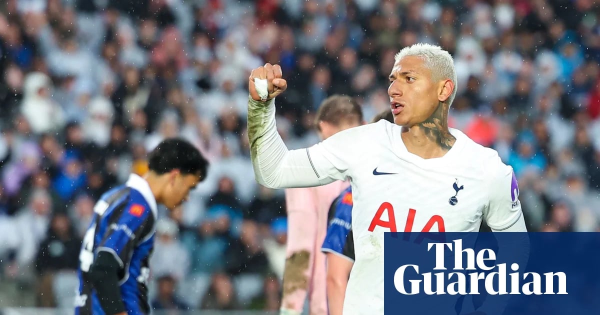 Tottenham Auckland FC'yi 2-0 yendi