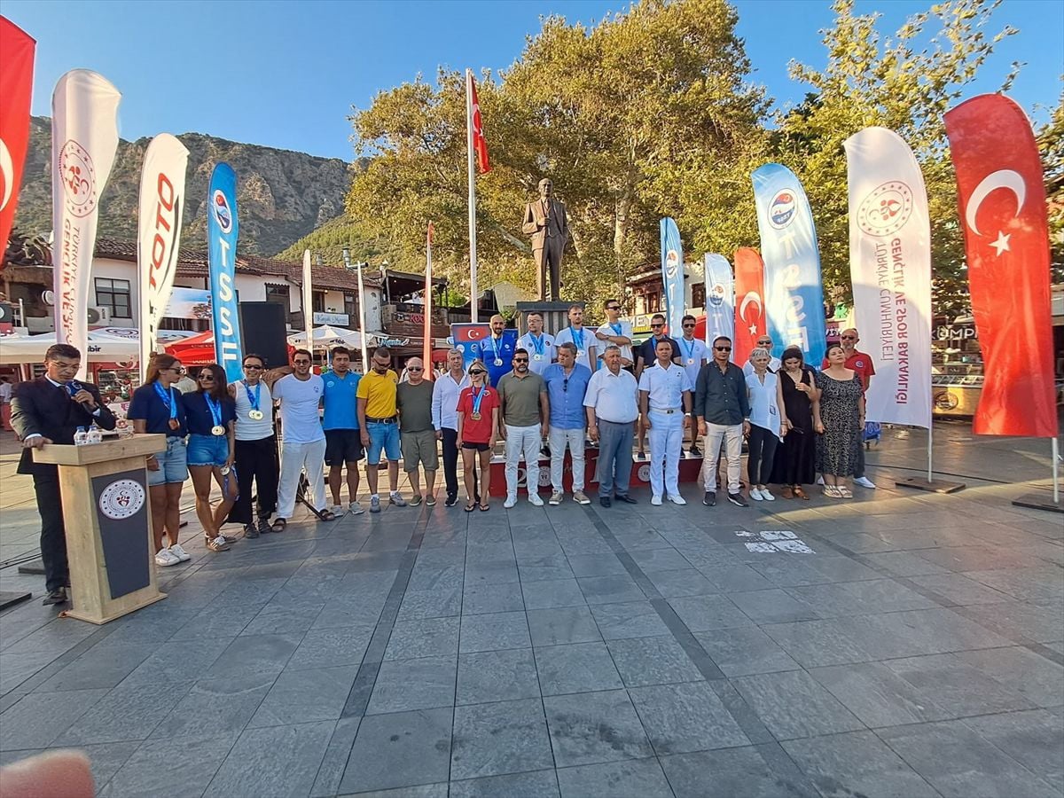 Antalya'daki şampiyonada serbest dalışta 2 rekor kırıldı