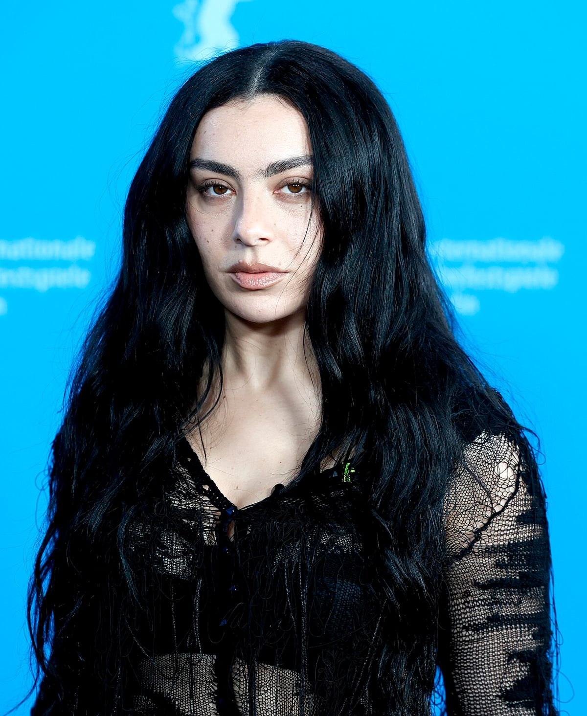Charli XCX portresi galerinin koleksiyonuna eklendi