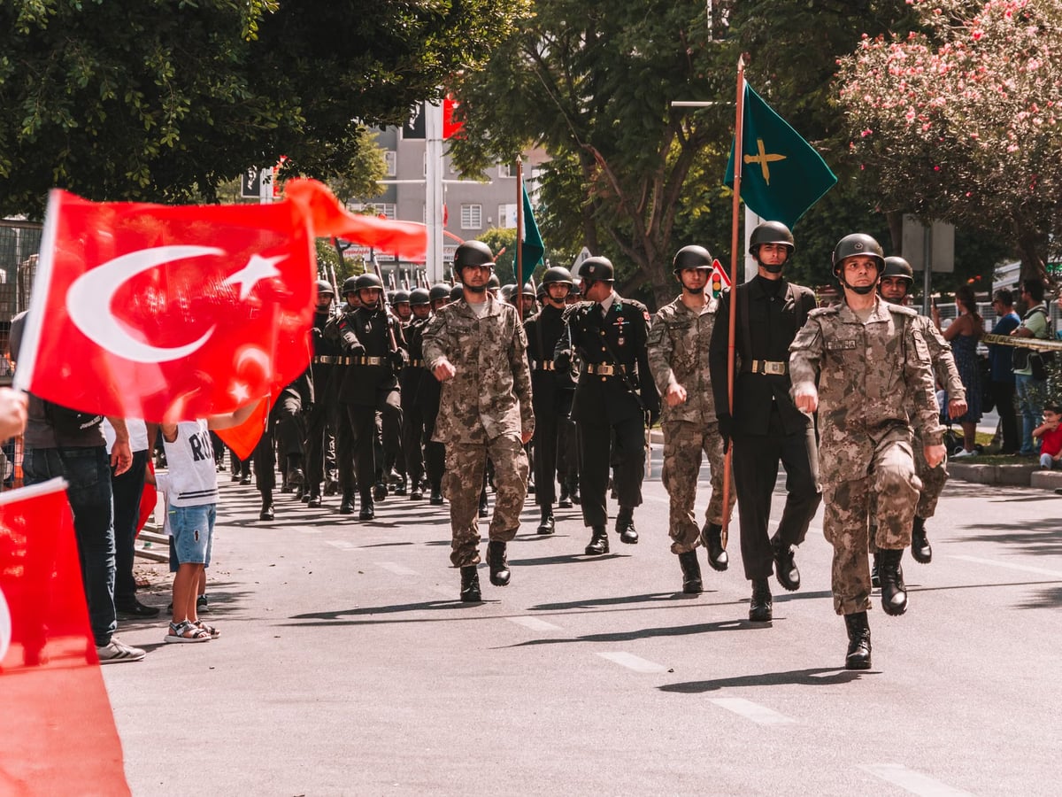 Yurt dışında askerlik yapanlara Türkiye'de muafiyet düzenlemesi