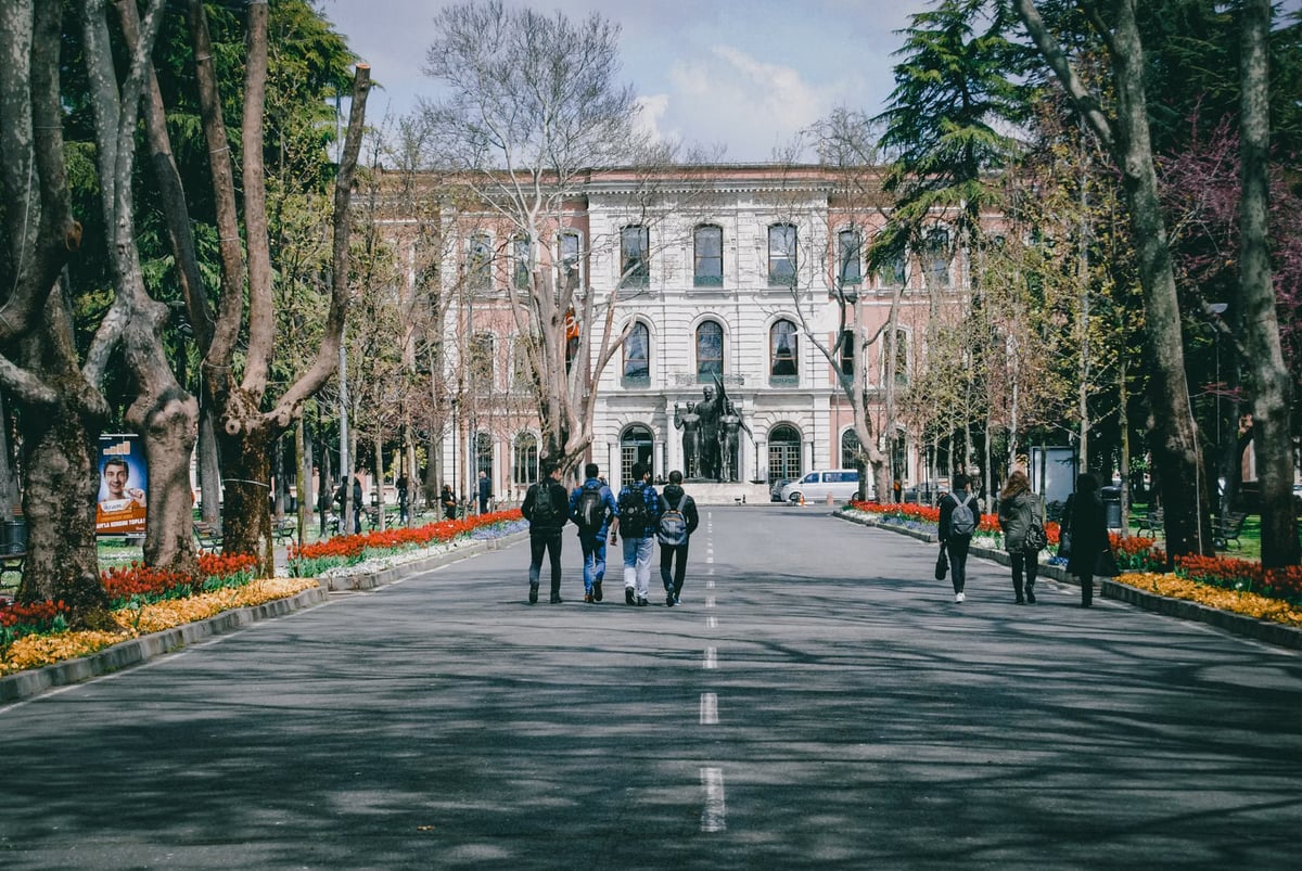 Bartın üniversitesi'nde ilk beş binde yer alan öğrencilere burs verilecek