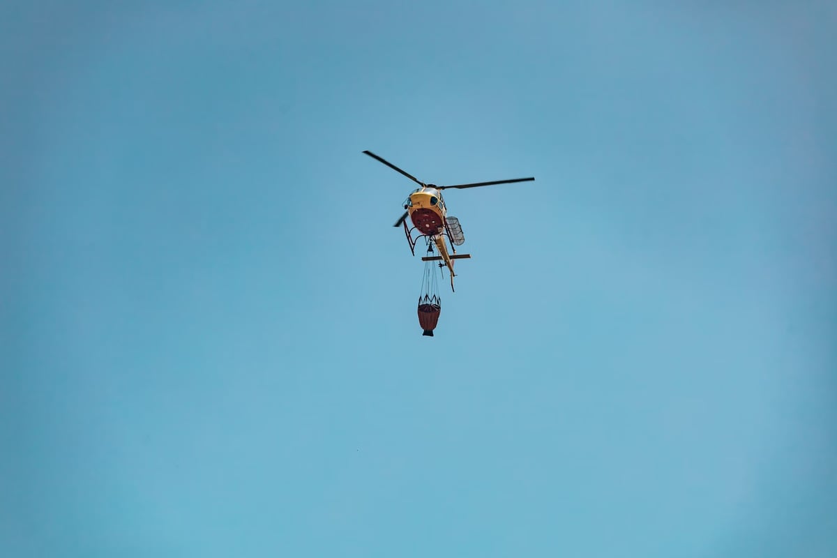 Fransa'daki yangınlar için İsviçre'den helikopter desteği