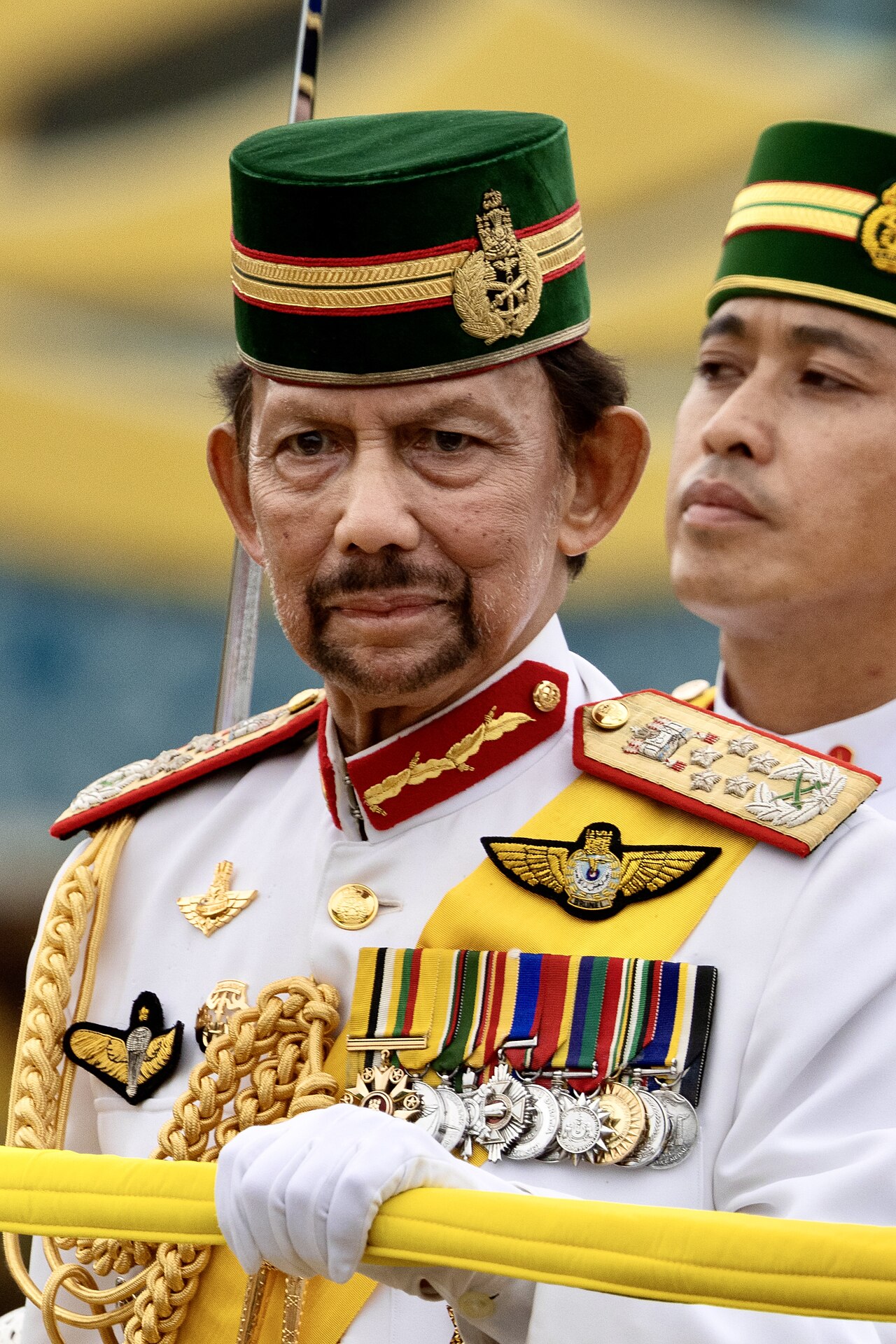 Brunei Sultanı Hassanal, Çin Savunma Bakanı Dong ile görüştü