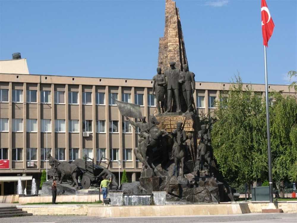 Uşak'ta belediye şirketleri operasyonunda yeni gelişme: Eski Başkan Özkan Yalım tutuklandı
