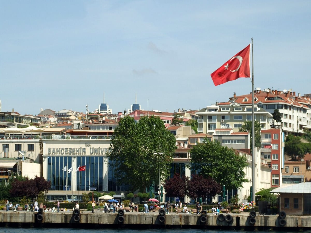 Nazlı Sabancı psikoloji bölümünden mezun oldu