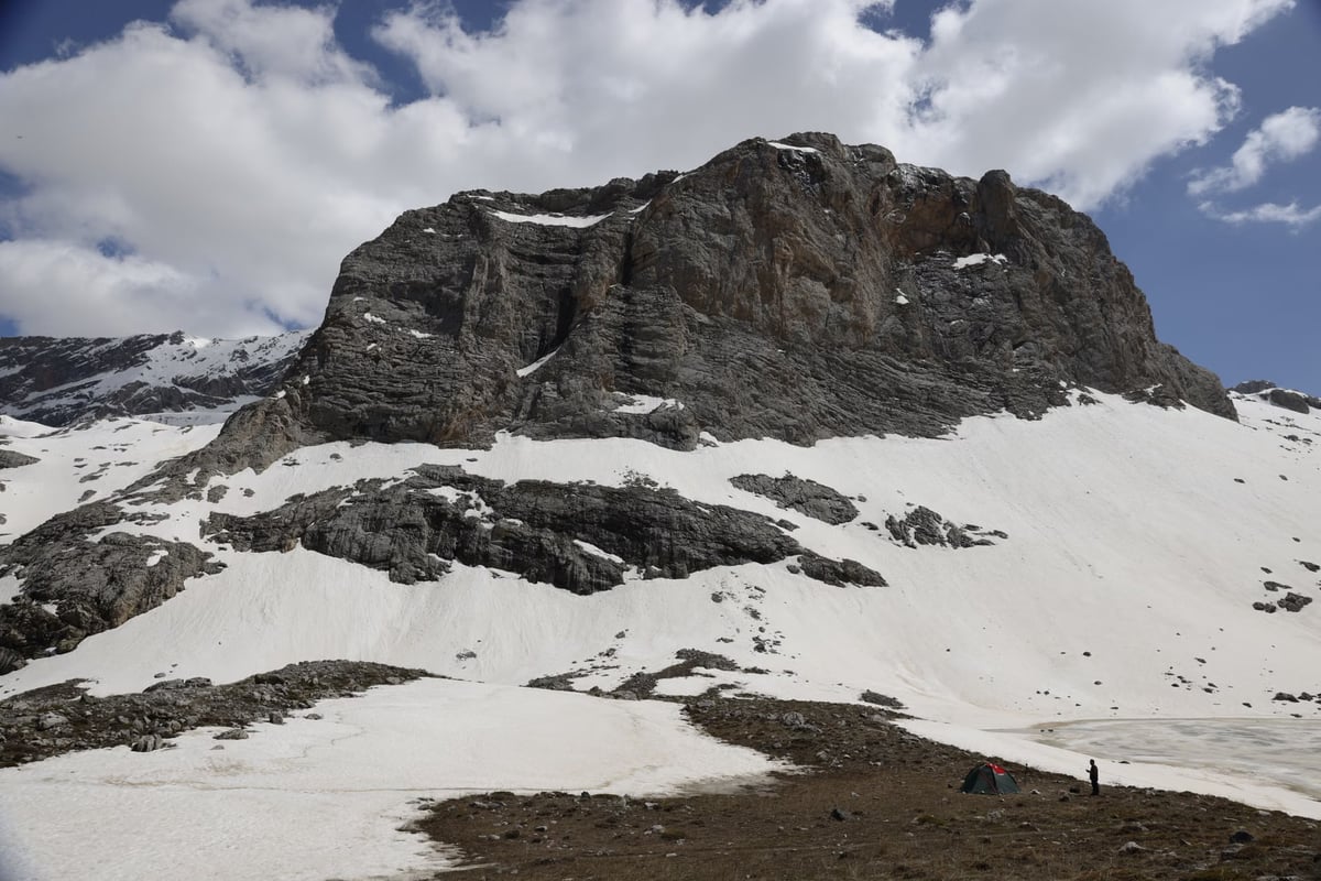 Hakkari'de öğrenciler Mergabütan Yaylası'nda kamp yaptı
