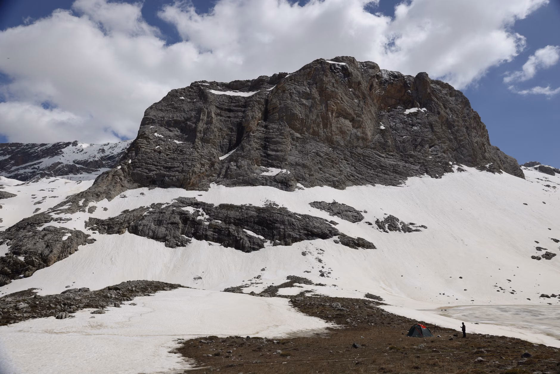 Hakkari'de öğrenciler Mergabütan Yaylası'nda kamp yaptı