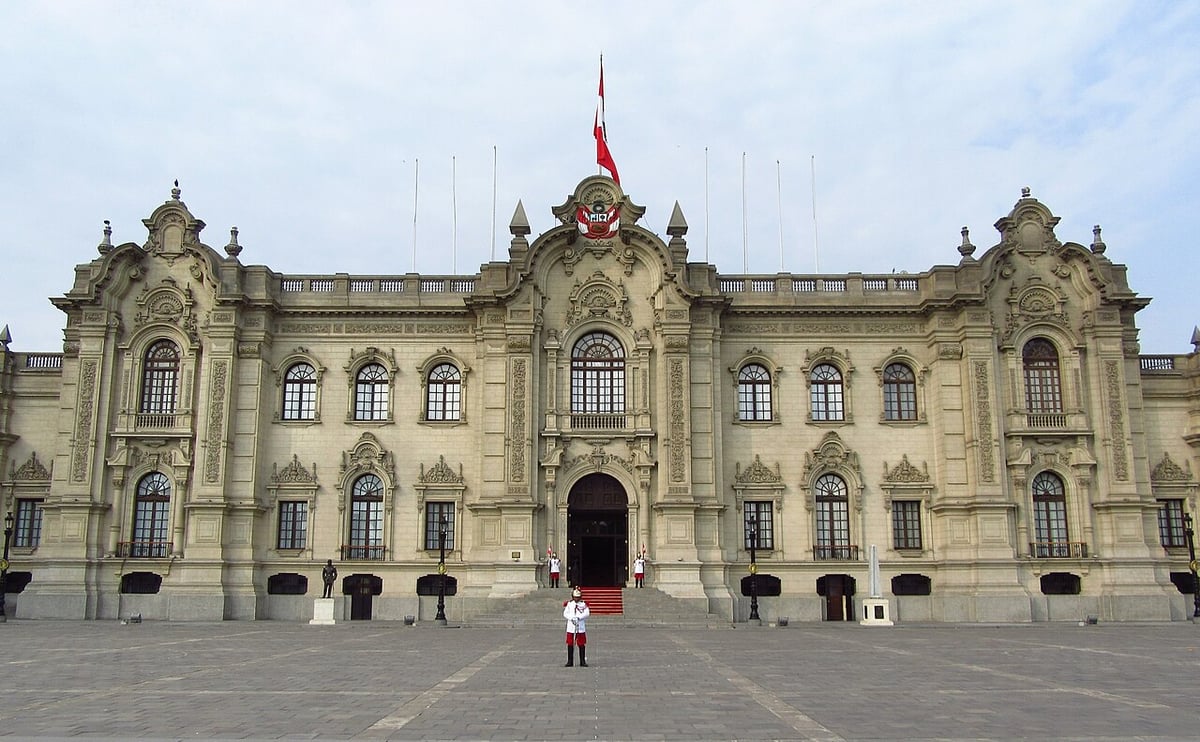 Çinli Temsilci Yin, Peru devlet başkanı Fujimori ile görüştü