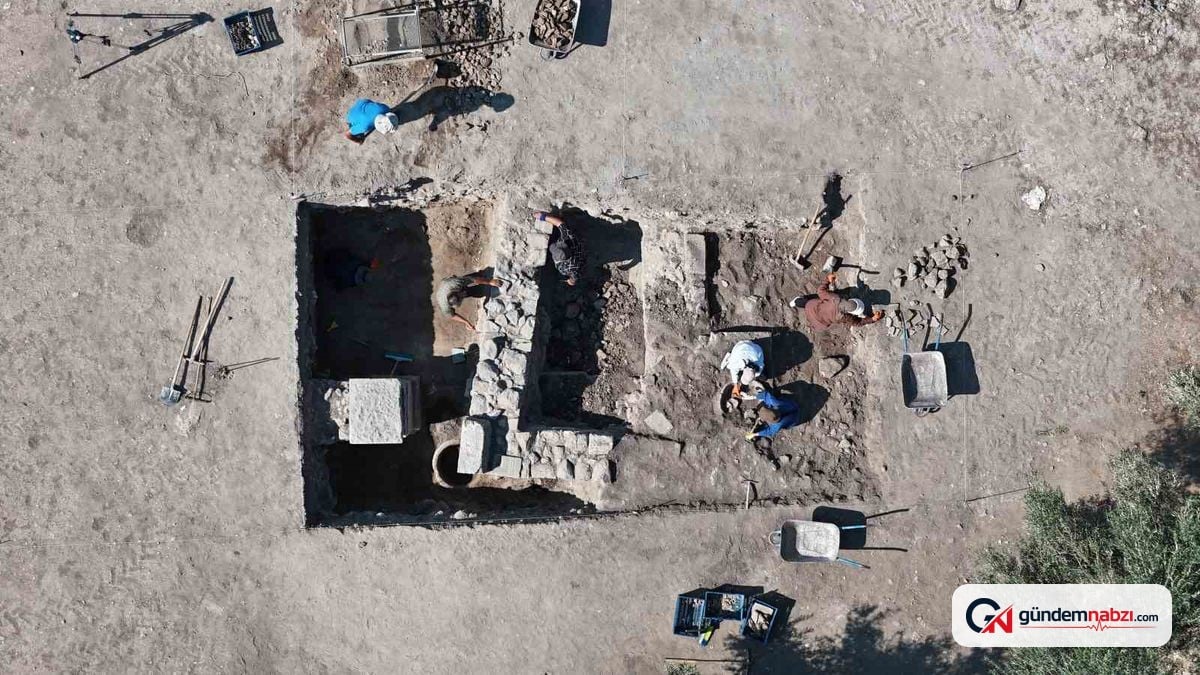 Apollon Smintheus'ta 1500 yıllık dibek ve küp bulundu
