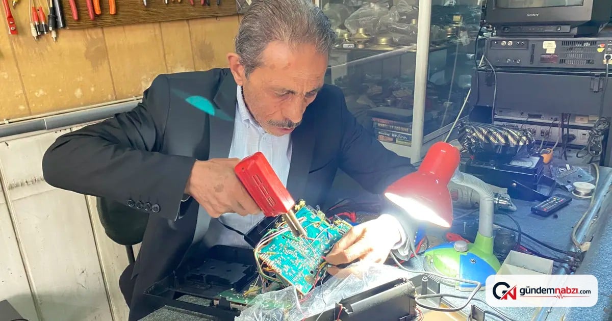 Erzurumlu Necip usta yarım asırdır eski cihazları onarıyor