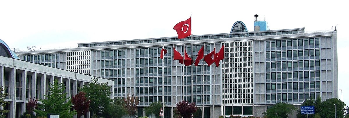 İstanbul'da taşeron işçilerden İBB önünde hak eylemi