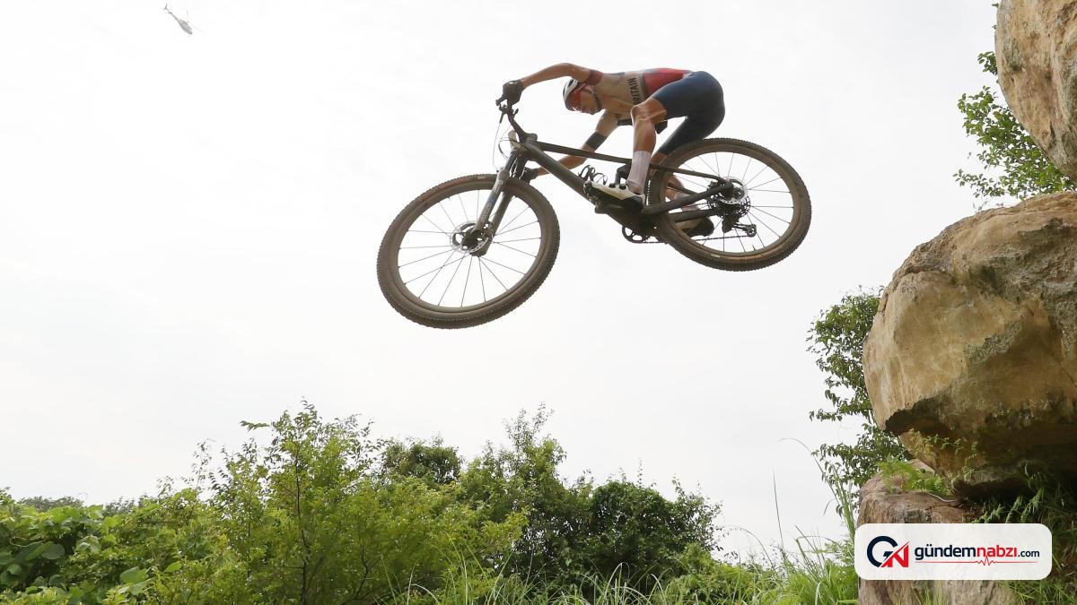 Van der Poel ve Pidcock Val di Sole'de MTB Dünya şampiyonası'nda