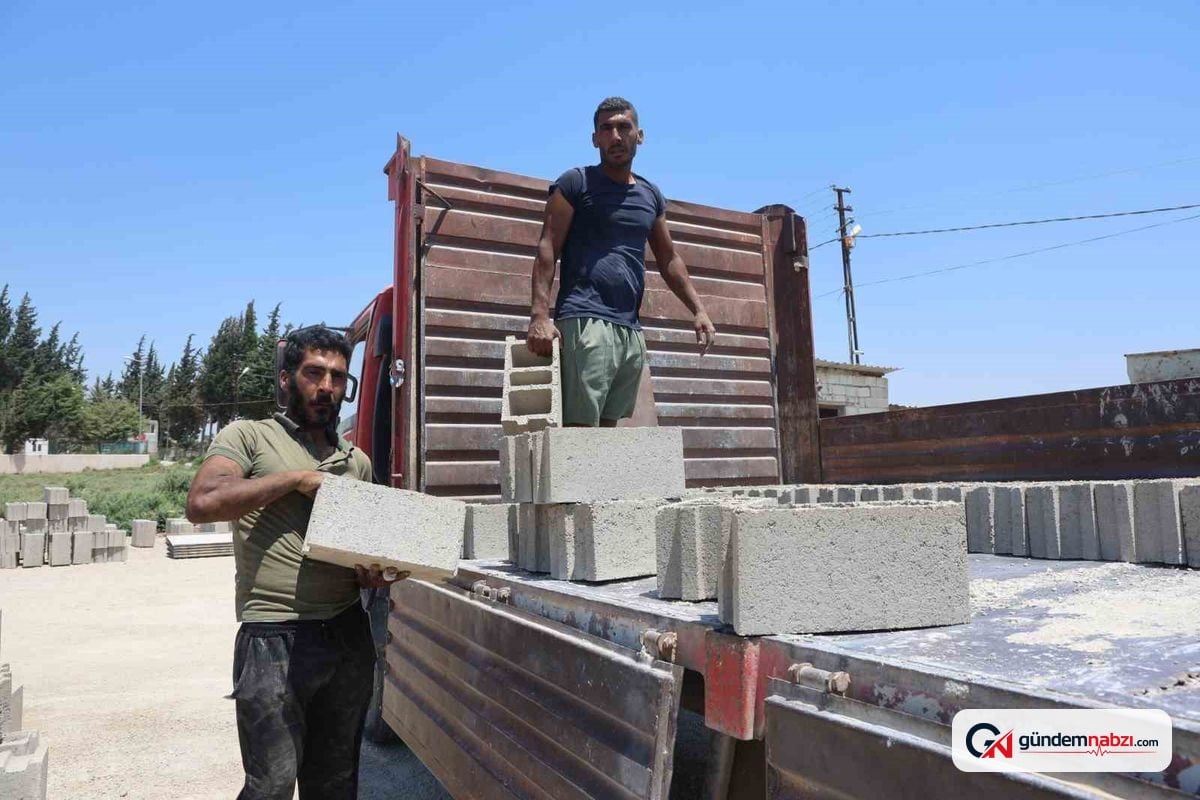 Hatay'da 40 derecede briket üreten ikiz kardeşler