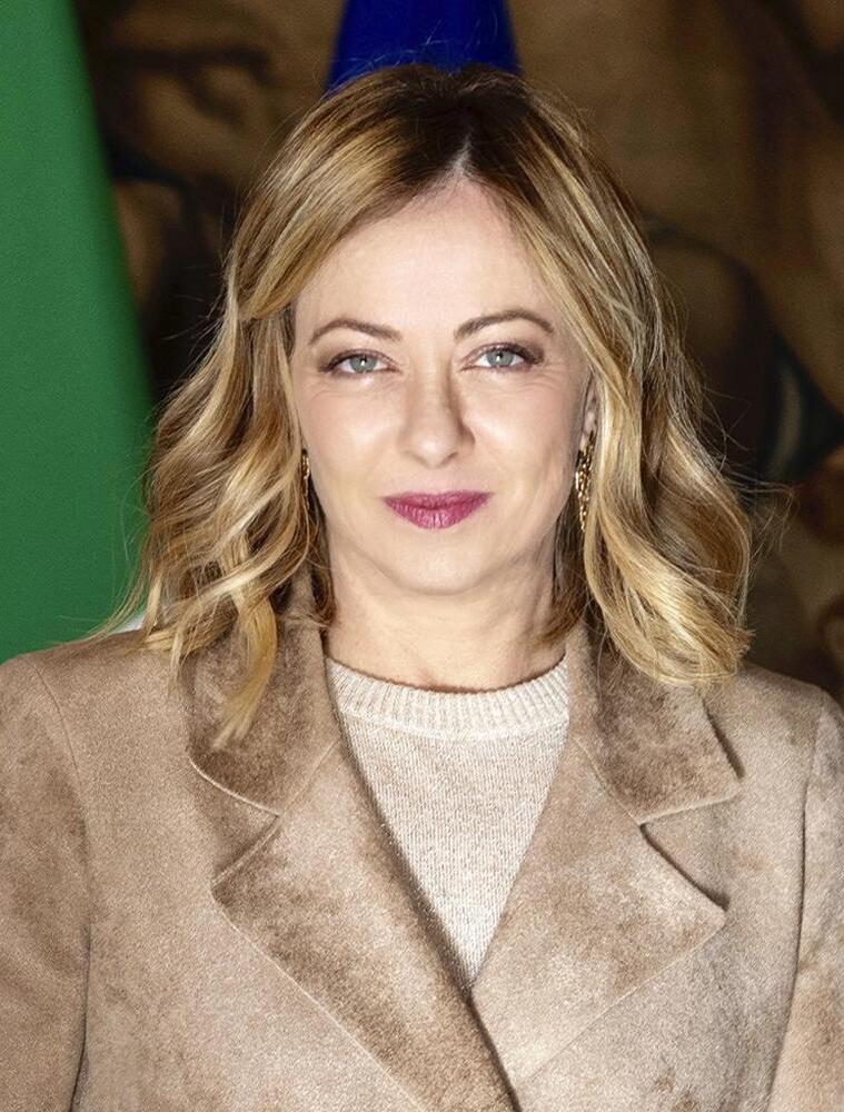 İtalya, İspanya ile serbest dolaşımı askıya aldı