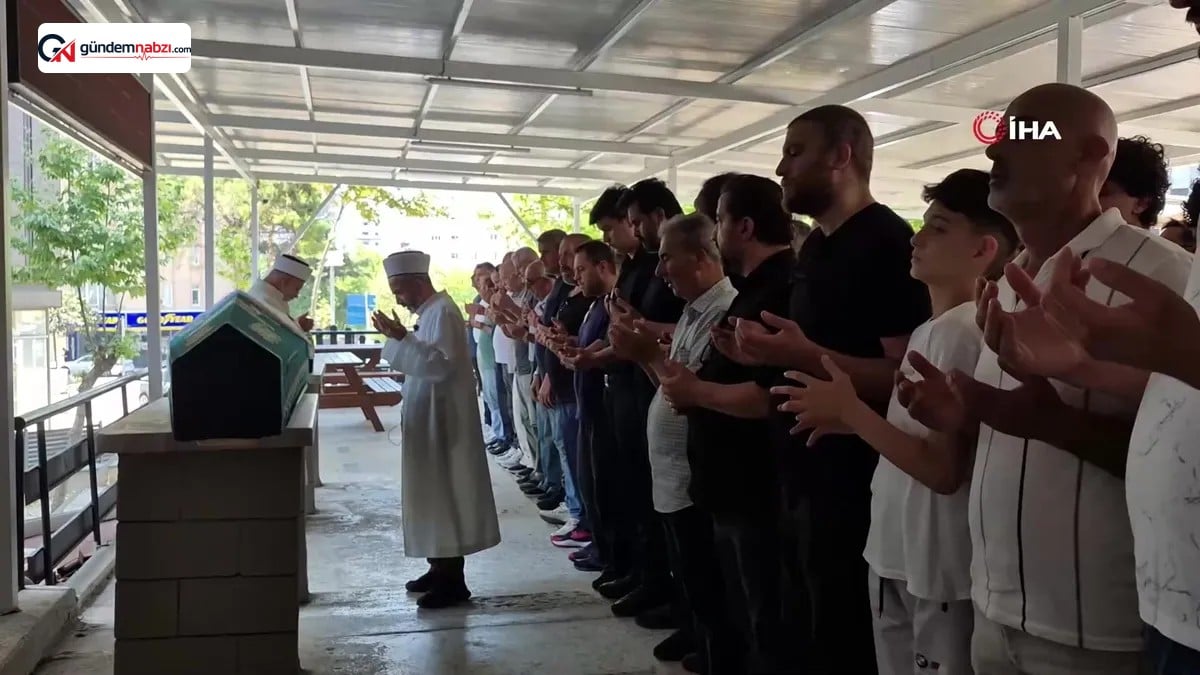 Bostancı'da 5. kattan düşen genç kız toprağa verildi