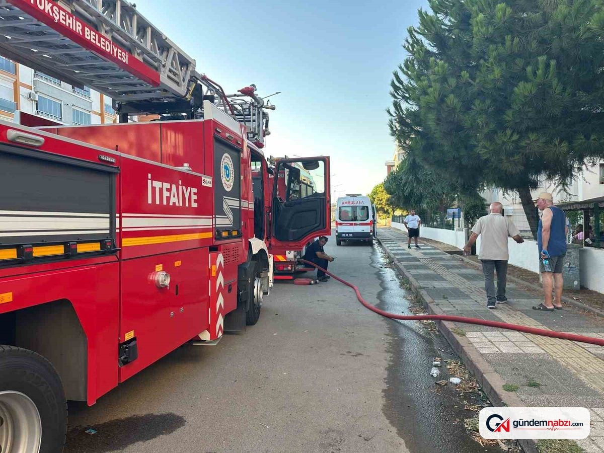 Tekirdağ'da apartman yangını söndürüldü