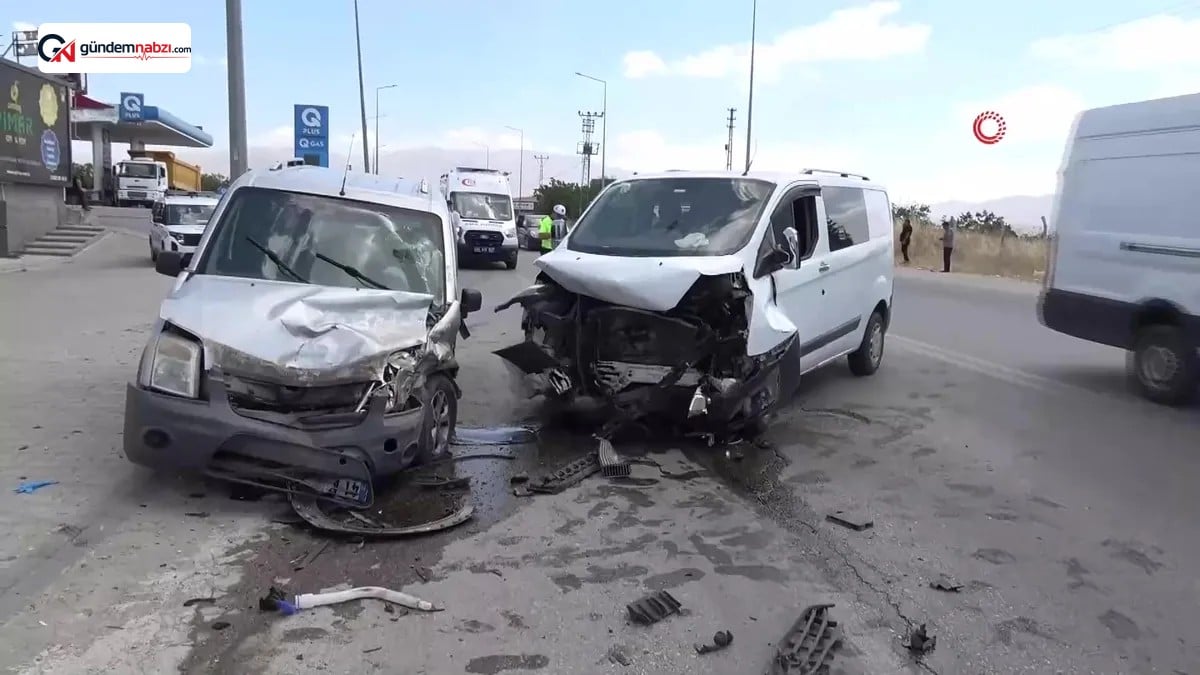 Malatya'da iki araç çarpıştı: 8 kişi yaralandı