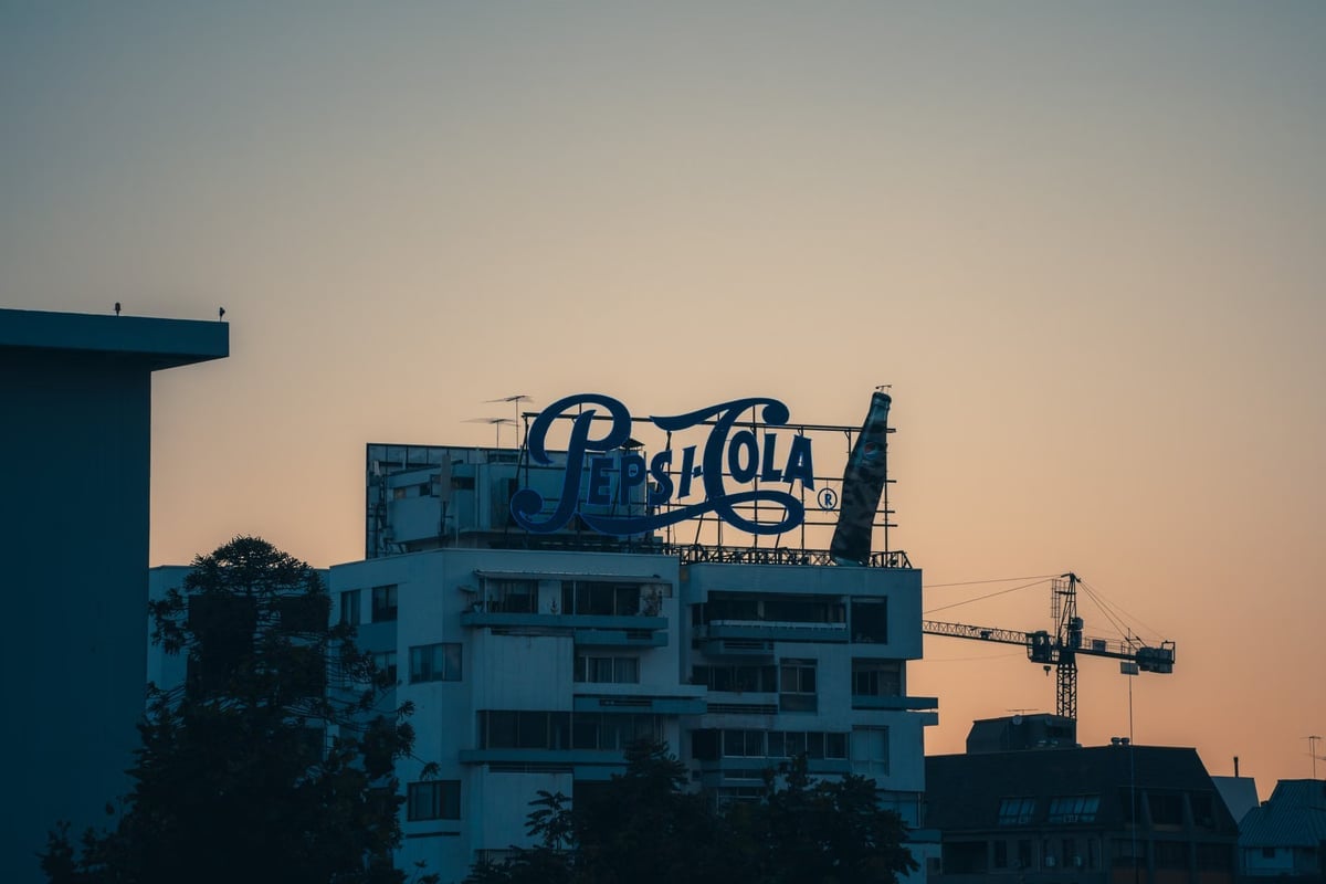 Pepsi, Coca-Cola'ya mizahi göndermede bulundu