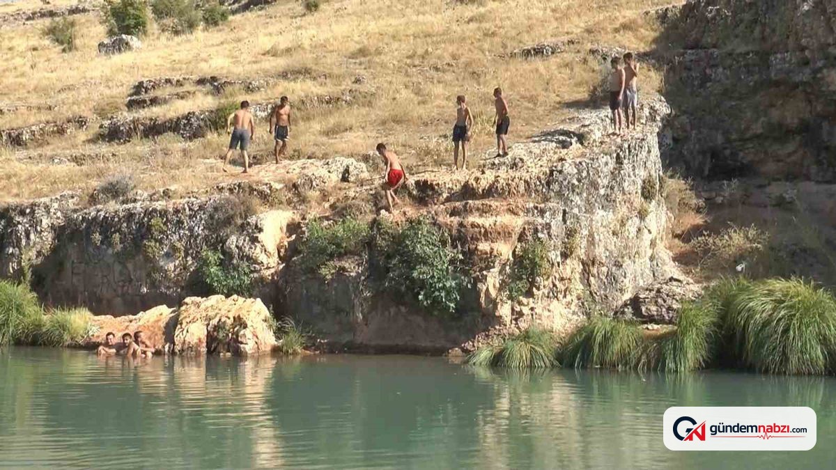 Gaziantep'te sıcaktan bunalan gençler çaya akın etti