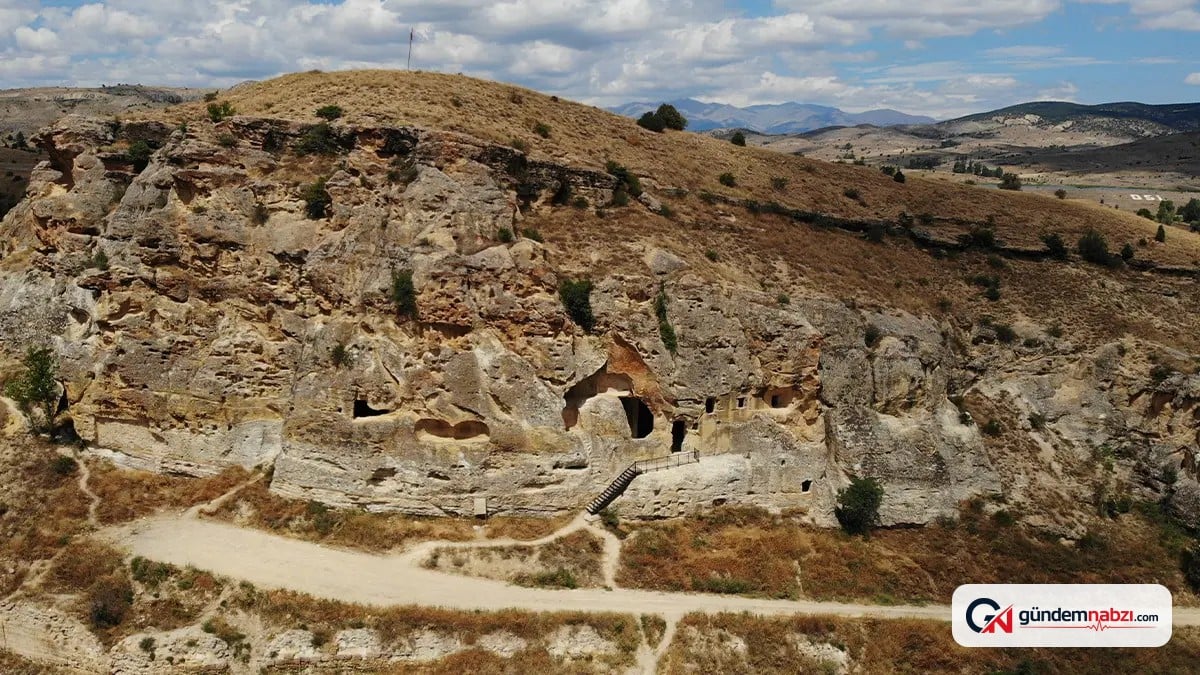 Gümüşhane'de 800 yıllık Çakırkaya manastırı bakım bekliyor