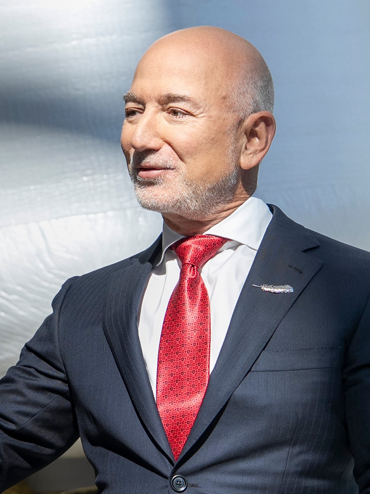 Jeff Bezos, Liverpool'un hissesini satın almak üzere