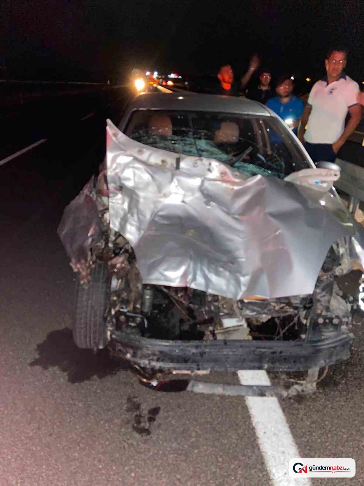 Şanlıurfa Siverek'te otomobil bariyerlere çarptı, 4 kişi yaralandı