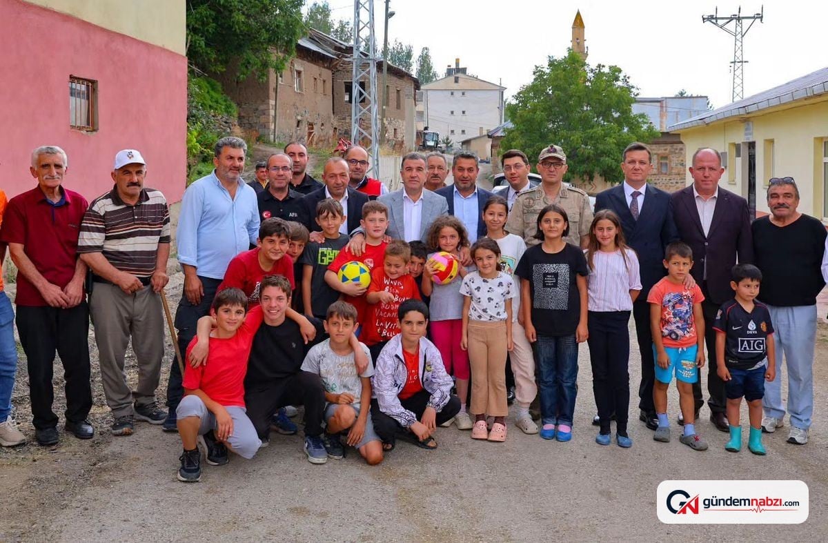Bayburt Valisi Eldivan, yangınzedelerle Yazyurdu'nda buluştu