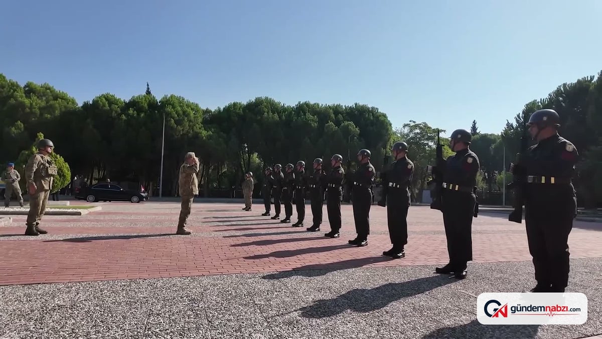 Orgeneral Tokel, Somali 21'inci Kartal Tugayı mezuniyet törenine katıldı