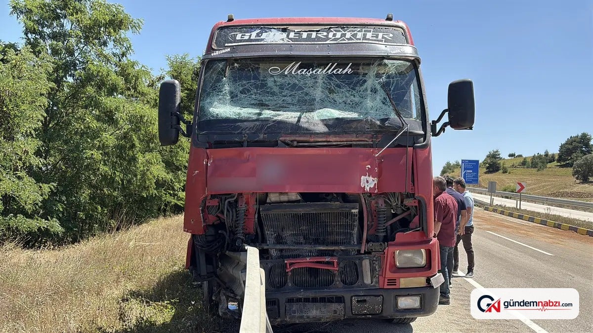 Kastamonu'da tır ile çarpışan traktörün sürücüsü öldü