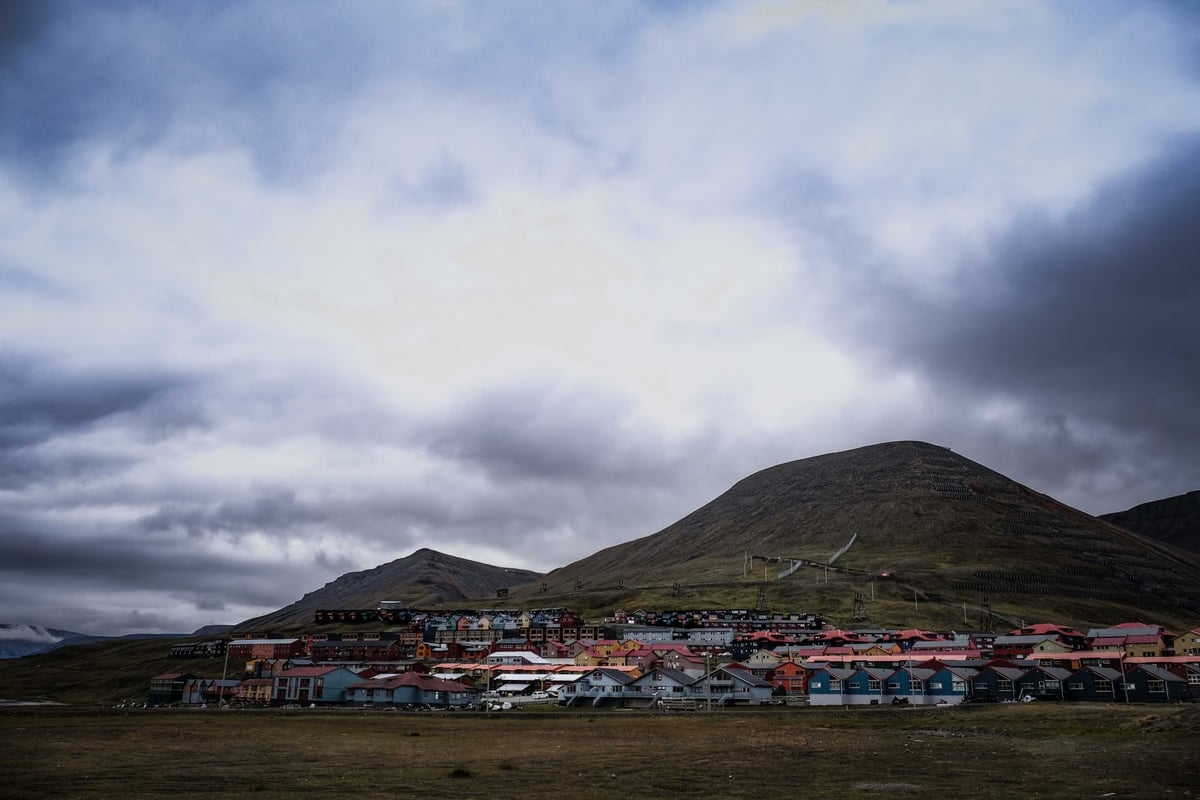 Norveç'in Longyearbyen şehrinde mezar kazılması yasak