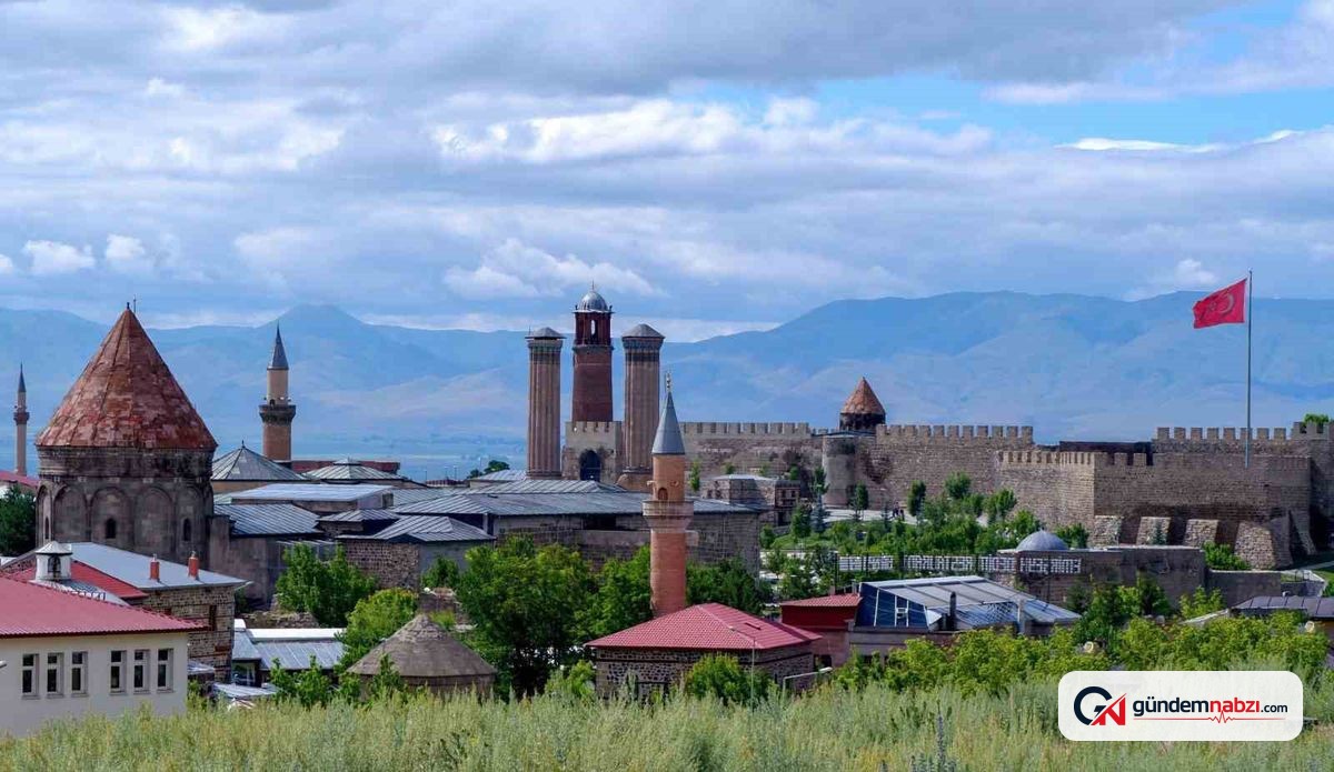 1855 tarihli arşiv belgesi: Erzurum Valisi Feyzullah Paşa'nın Kırım Harbi'ndeki fedakarlığı ödüllendirildi