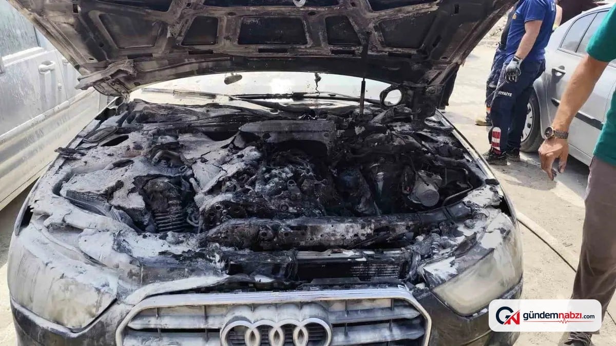 Van'da park halindeki otomobilin motoru yandı