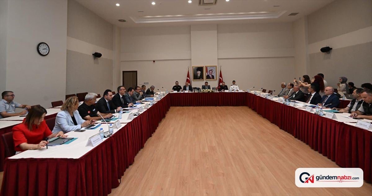 Kocaeli'de güvenlik ve asayiş toplantısı gerçekleştirildi