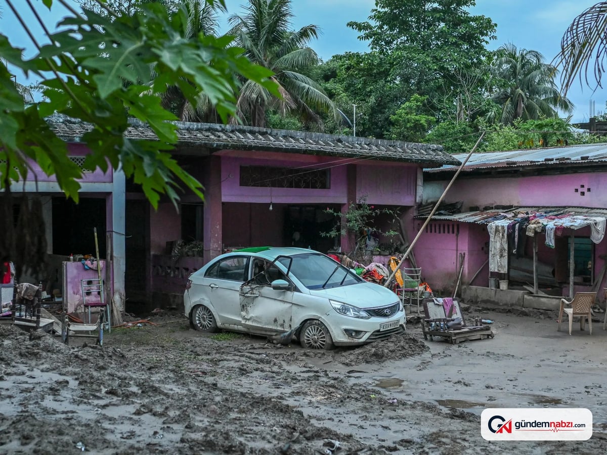 Hindistan'da muson yağmurları can aldı: 100'den fazla ölü