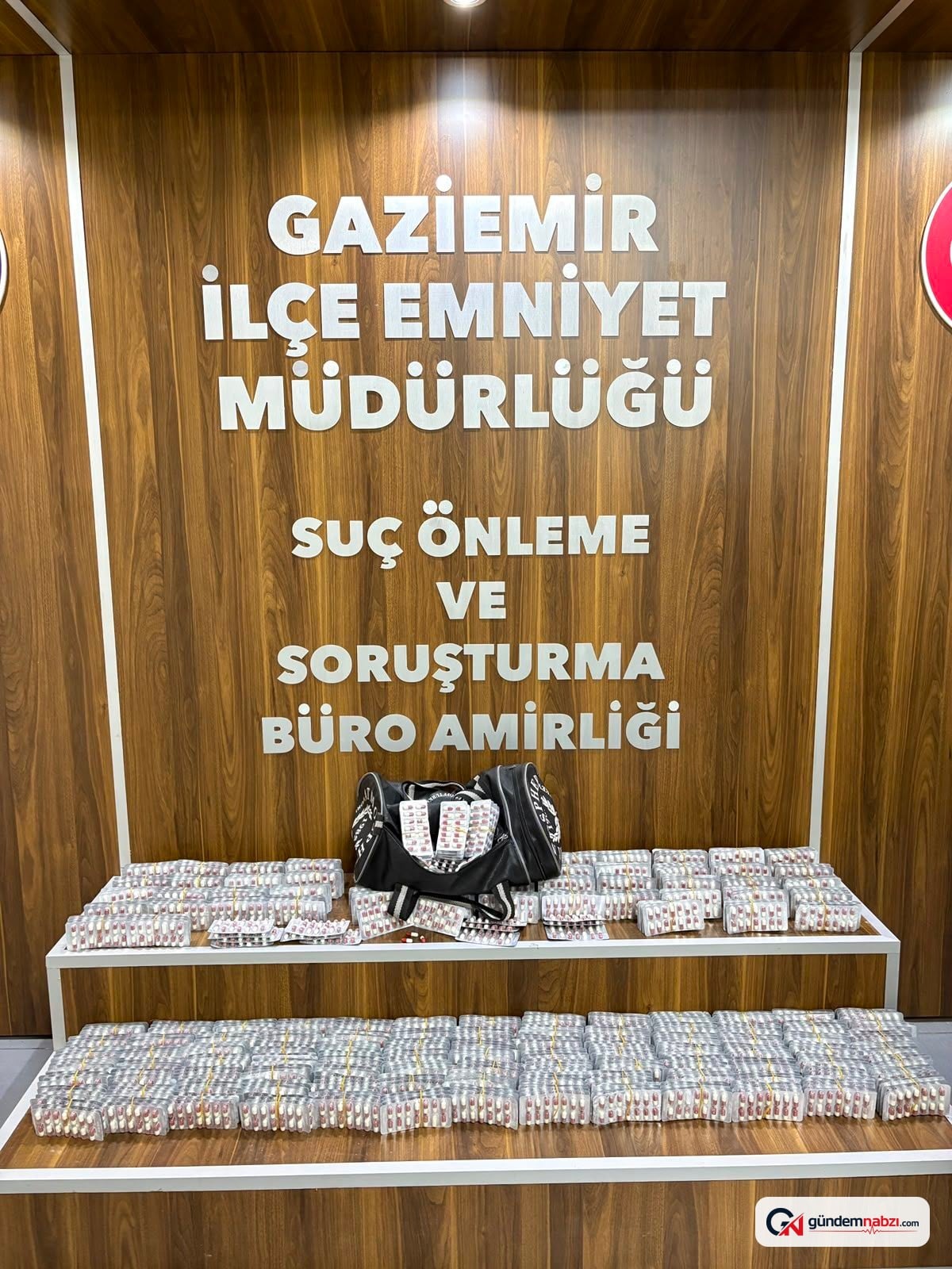 Gaziemir'de uyuşturucu operasyonunda 9 bin 184 hap ele geçirildi