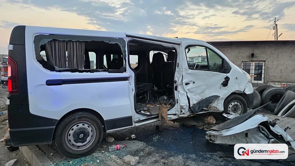 Batman'da iki minibüs çarpıştı: 2'si ağır 9 yaralı