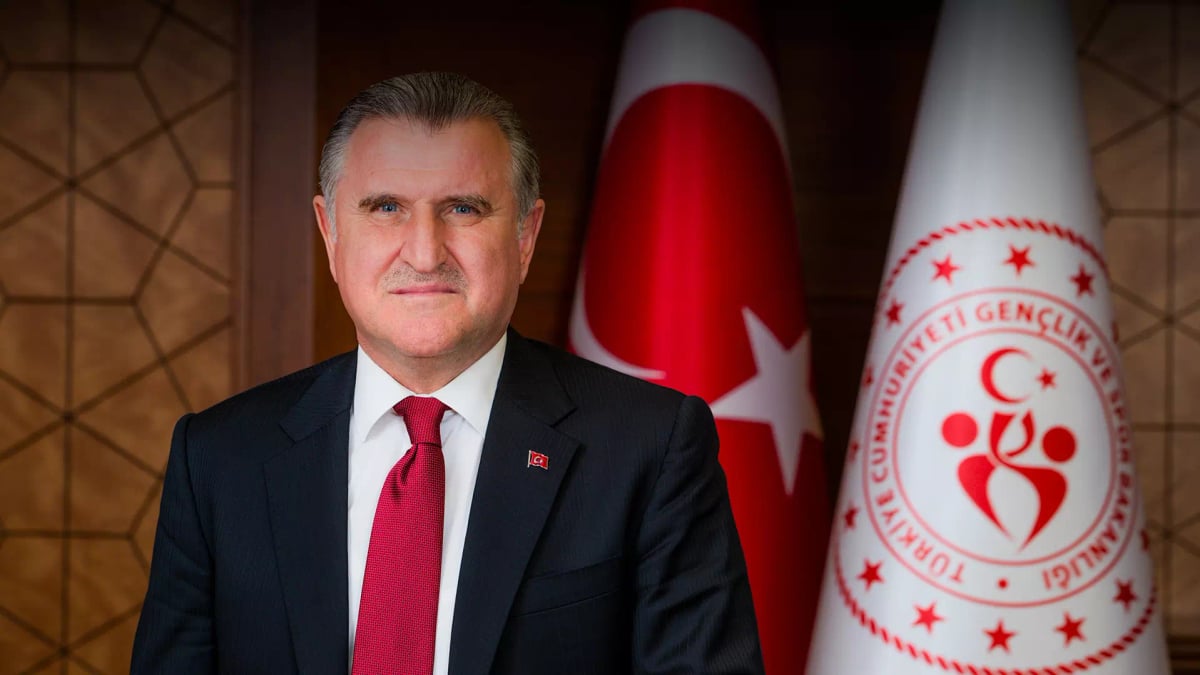 Gençlik ve Spor Bakanı Bak'tan milli sporculara destek mesajı