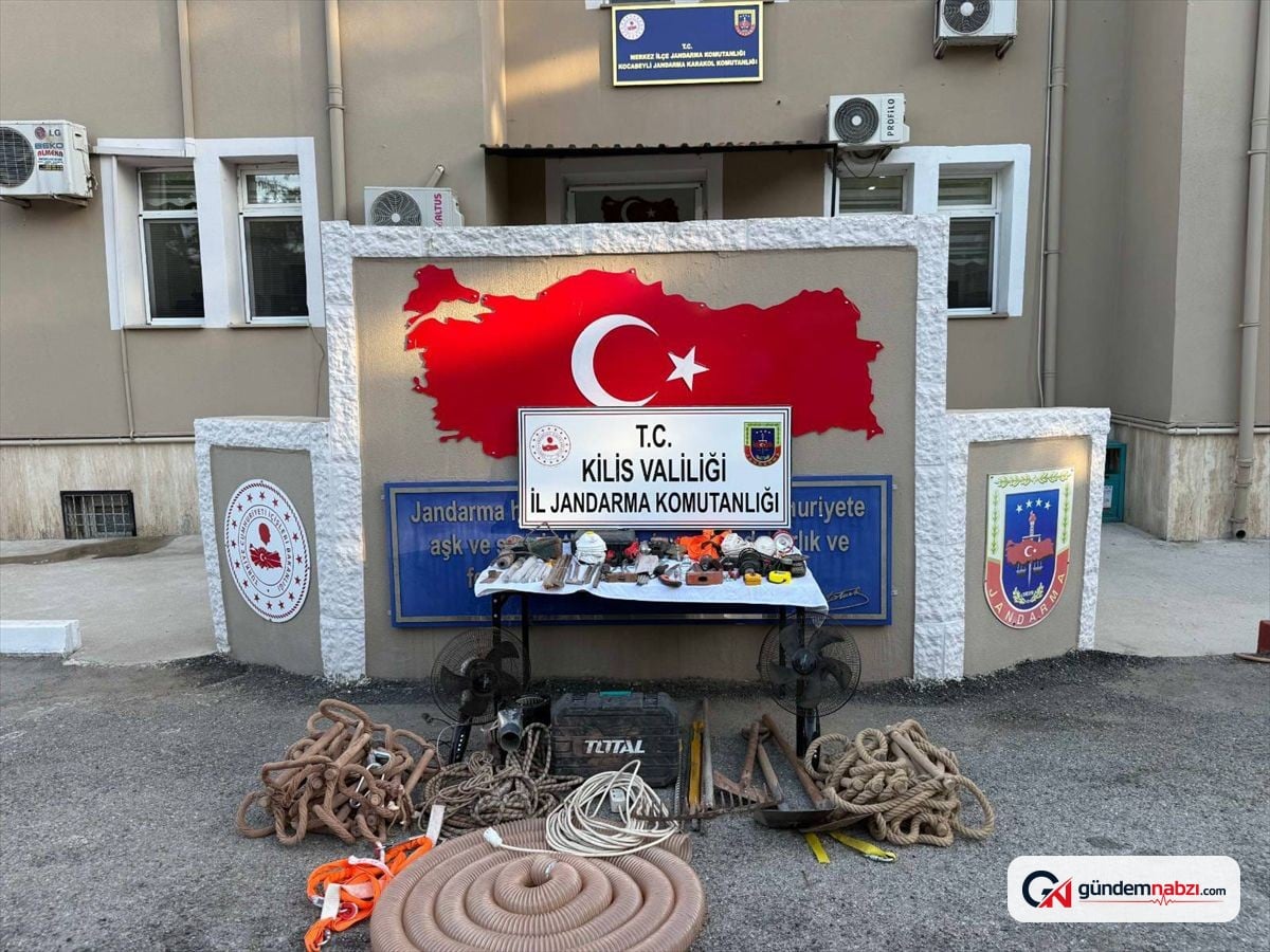 Kilis'te kaçak kazı yapan 4 kişi suçüstü yakalandı
