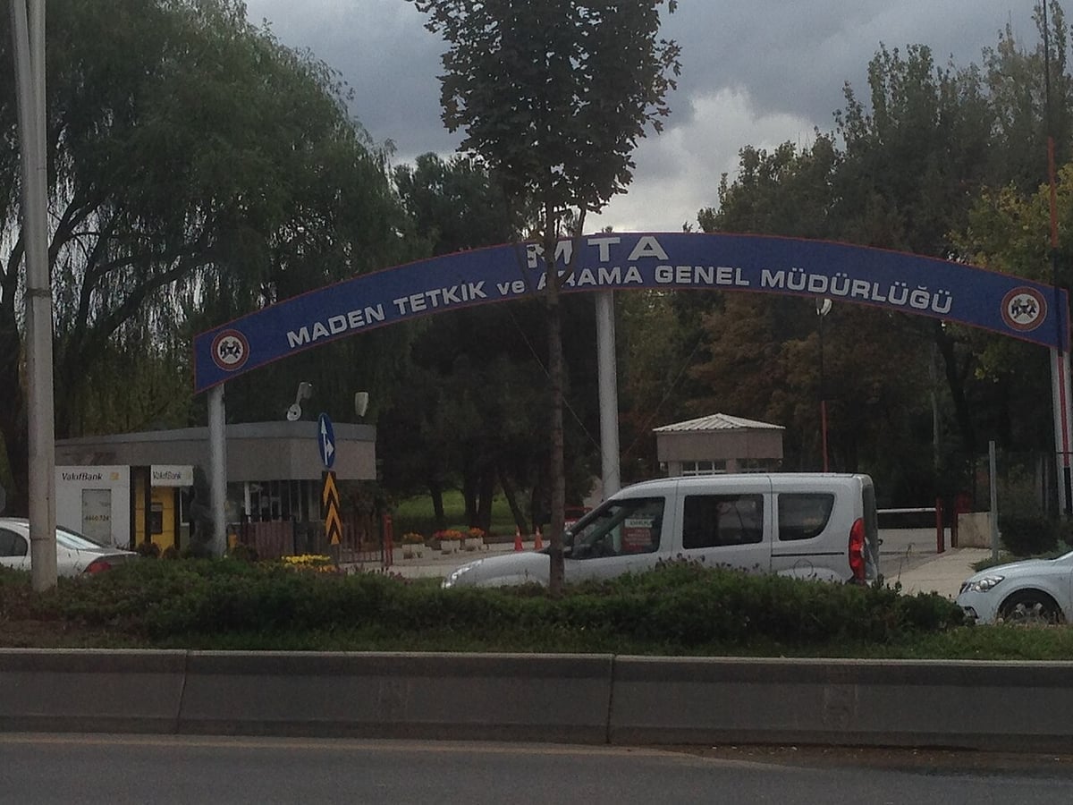İzmir'de diri fay haritası tartışması uzmanı uyardı