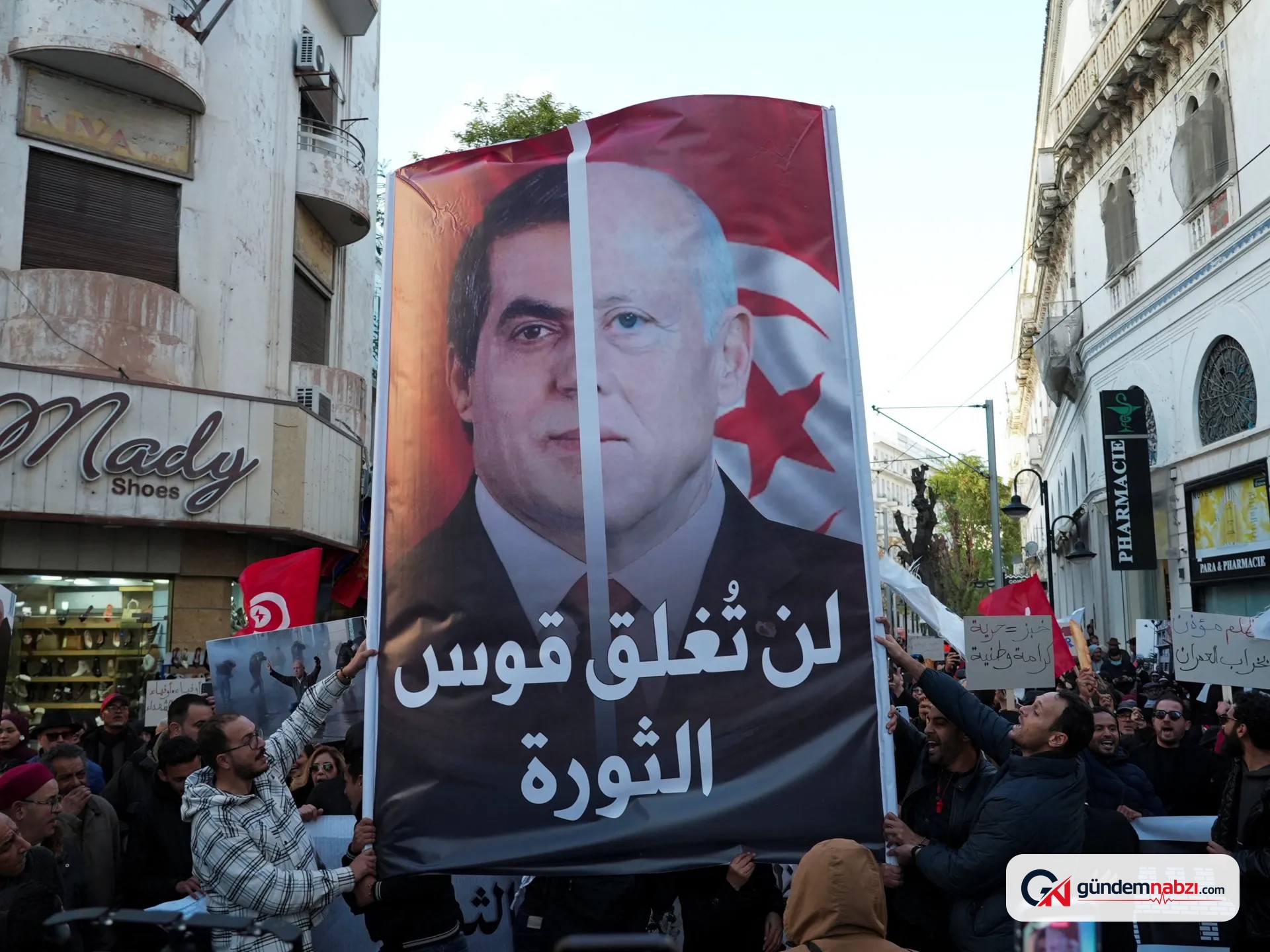 Tunus'ta krizin beşinci yılında kamuoyu öfkesi büyüyor