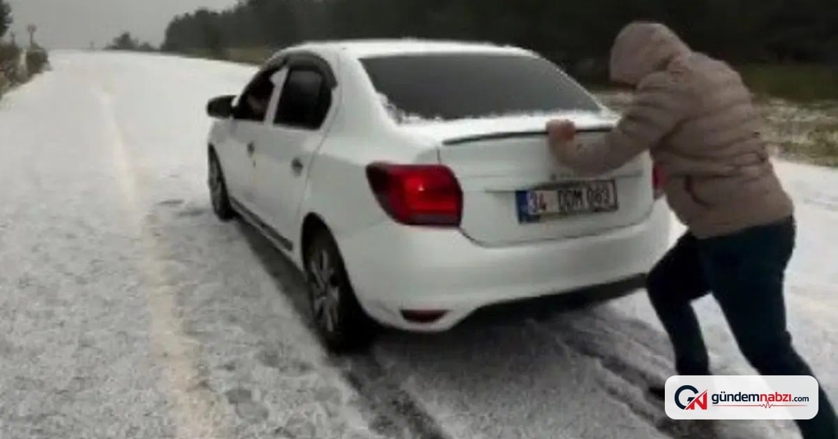 Kars Sarıkamış'ta ağustos dolu yağışı araçları yolda bıraktı