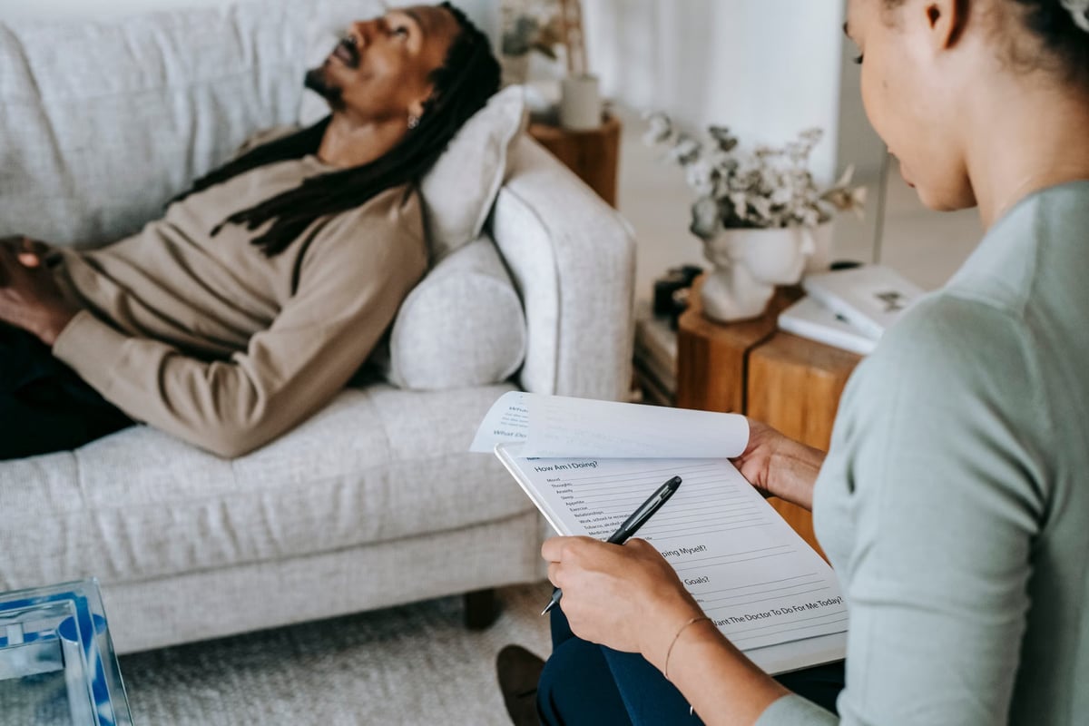 NHS mental health trust, 25 milyon sterlin tasarruf için işten çıkarma planlıyor
