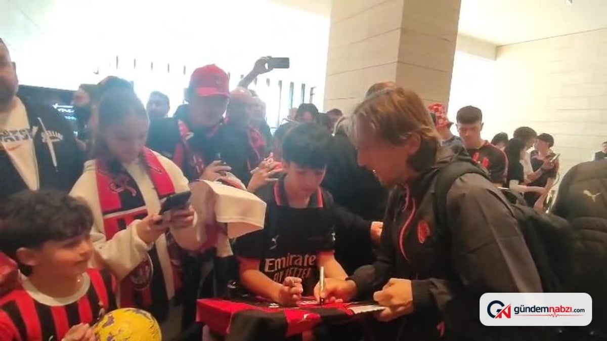 Luka Modric, Perth'te taraftarlarca karşılandı