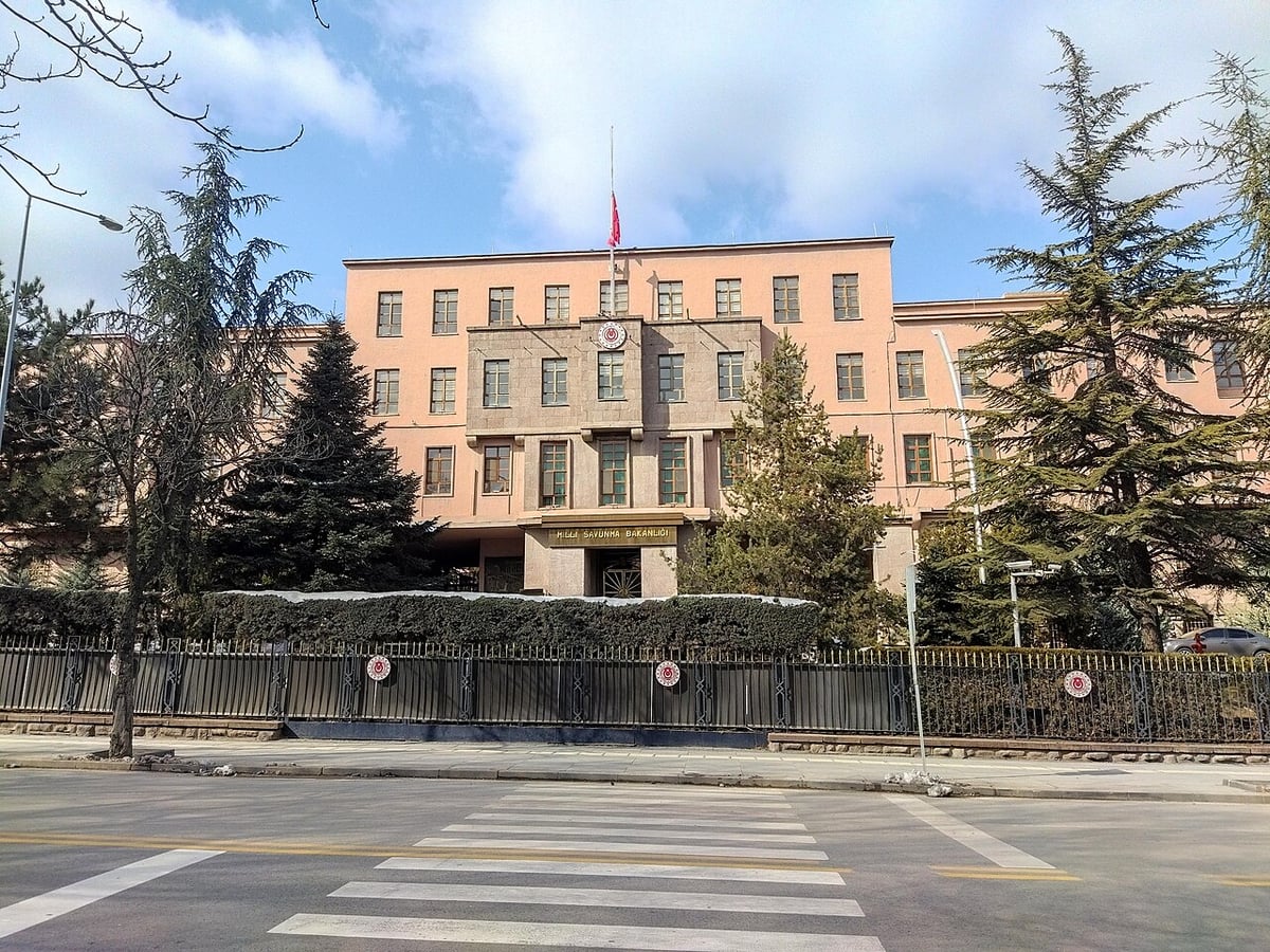 Yaşar Güler, Katarlı mevkidaşıyla telefon görüşmesi yaptı