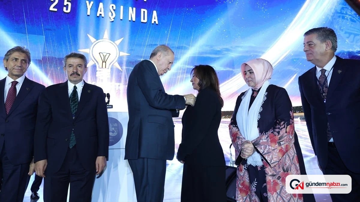 İdil Belediye başkanı Türkan Kayır, AK Parti'ye katıldı