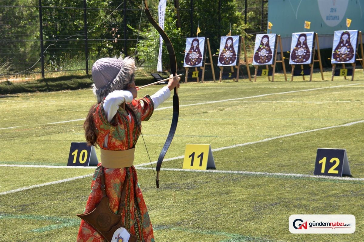Kütahya'da geleneksel türk okçuluk şampiyonası düzenlendi