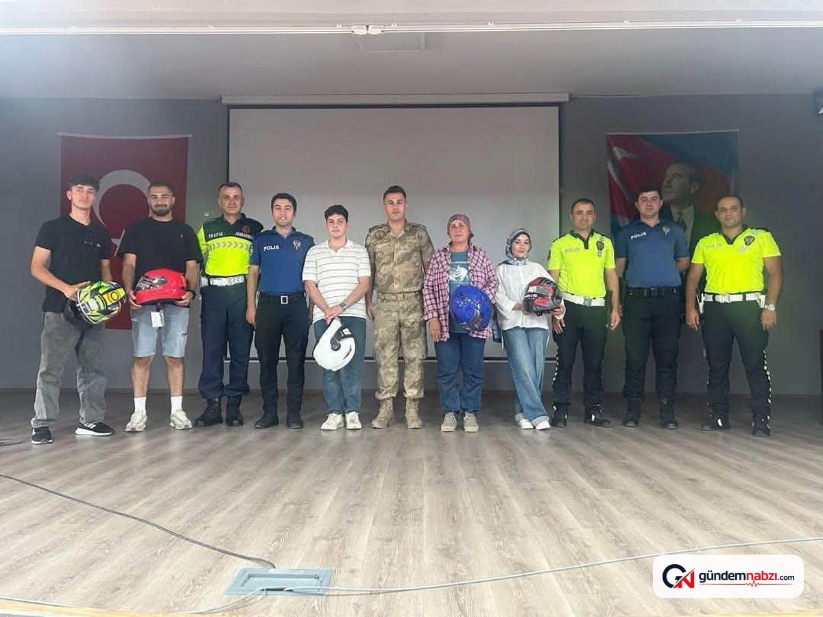 Erzincan'da motosiklet sürücülerine trafik güvenliği eğitimi verildi