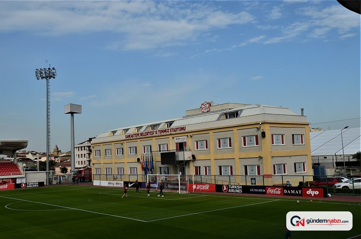 İstanbul Sancaktepe'de demirci dükkanında çıkan yangın söndürüldü