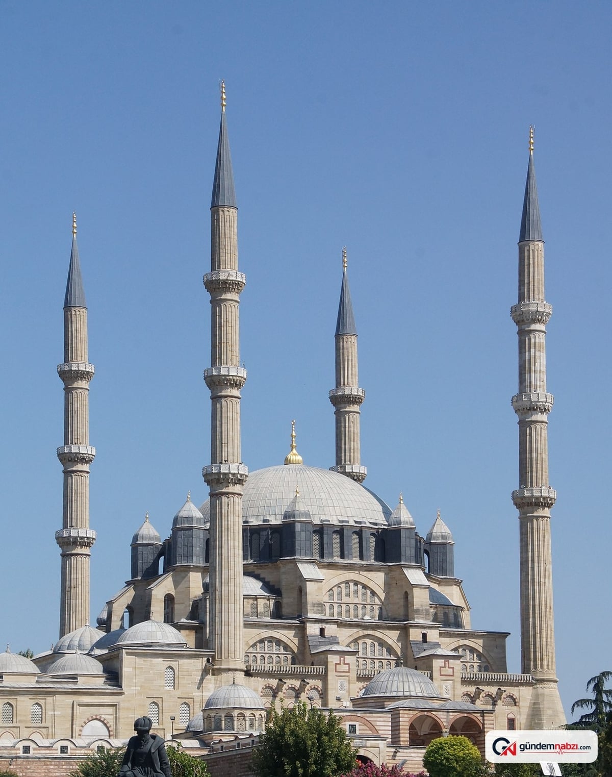 Edirne'de selatin camilerde Mevlid Kandili idrak edildi